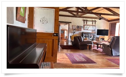 beer lahai roi courtyard